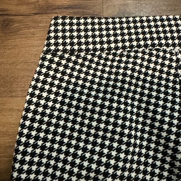 Woman's Old Navy High-Waisted Stevie Houndstooth Zip-Pocket Stretch Pants Size S - Picture 4 of 6